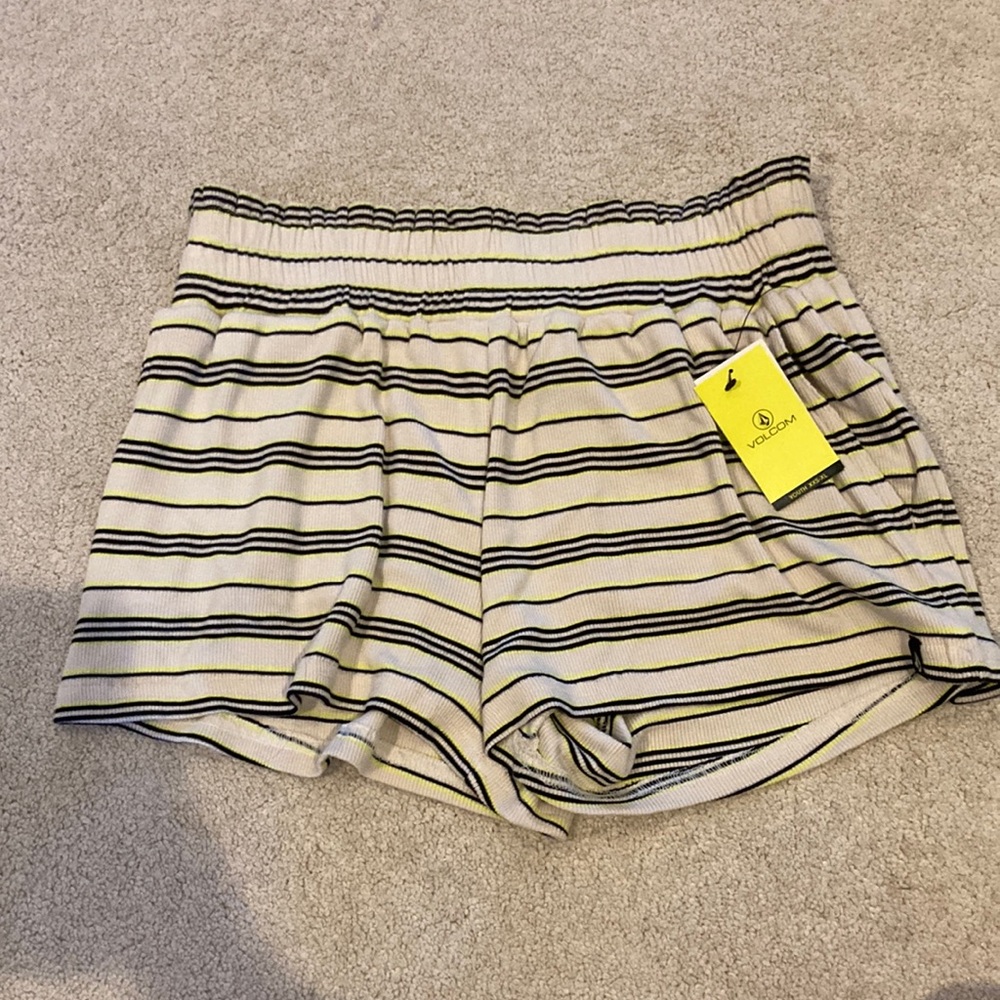 BRAND NEW! Volcom shorts